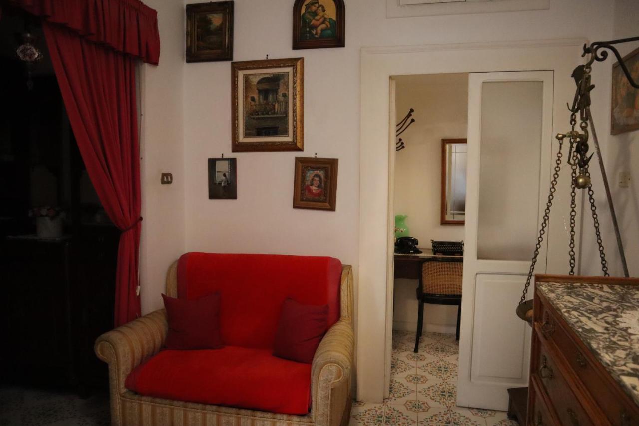 Storia Di Sofia Apartment Napoli Bagian luar foto