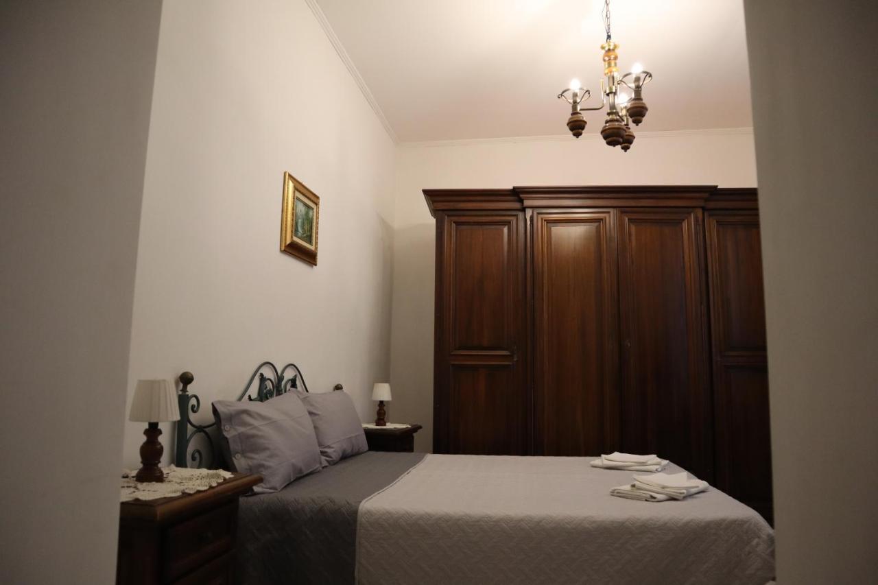 Storia Di Sofia Apartment Napoli Bagian luar foto
