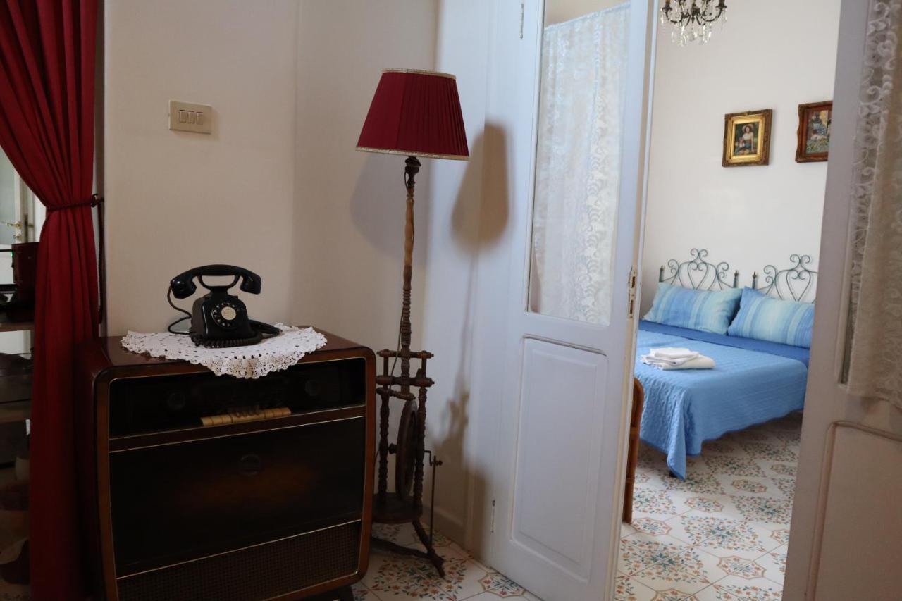 Storia Di Sofia Apartment Napoli Bagian luar foto