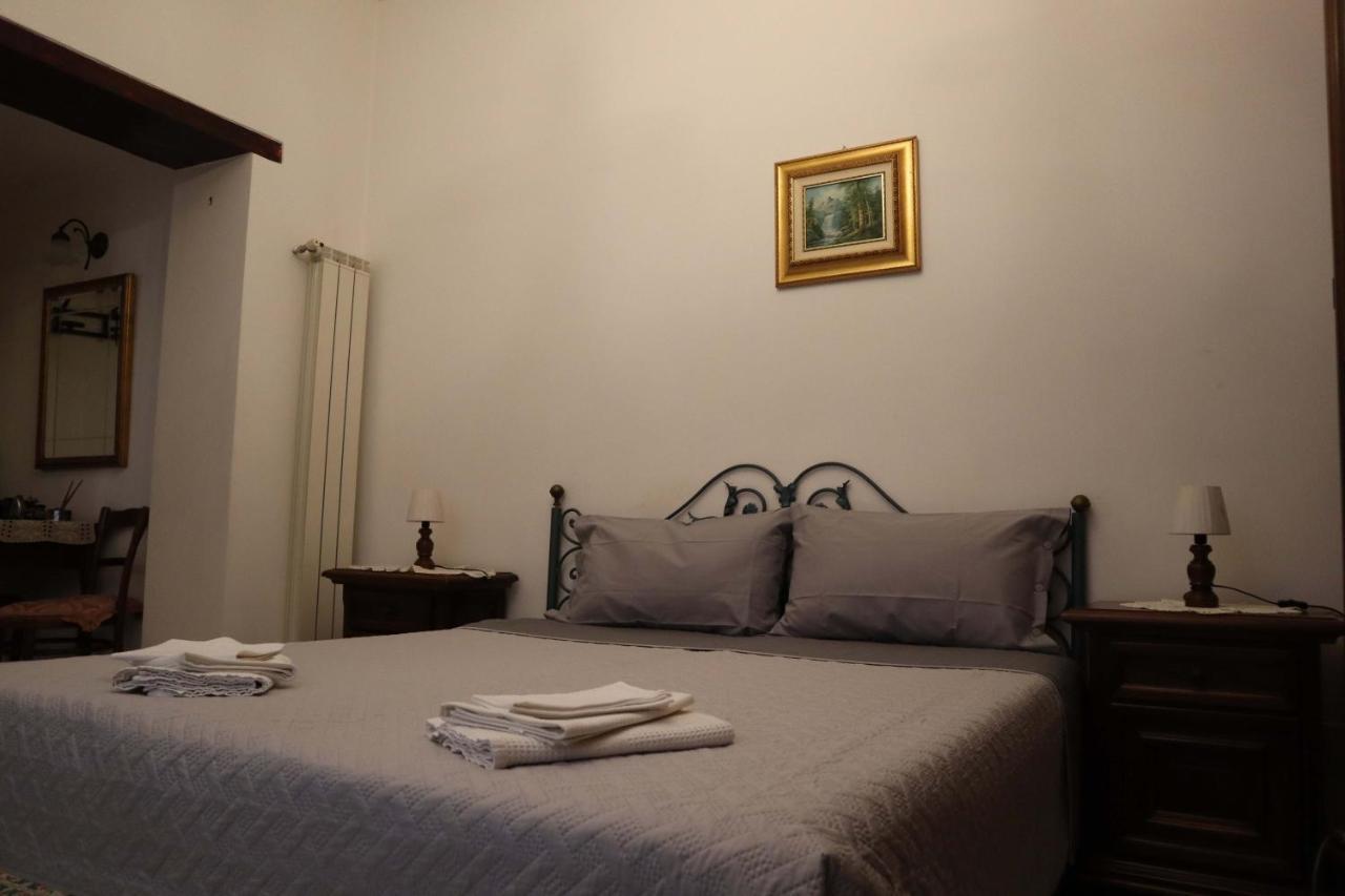 Storia Di Sofia Apartment Napoli Bagian luar foto