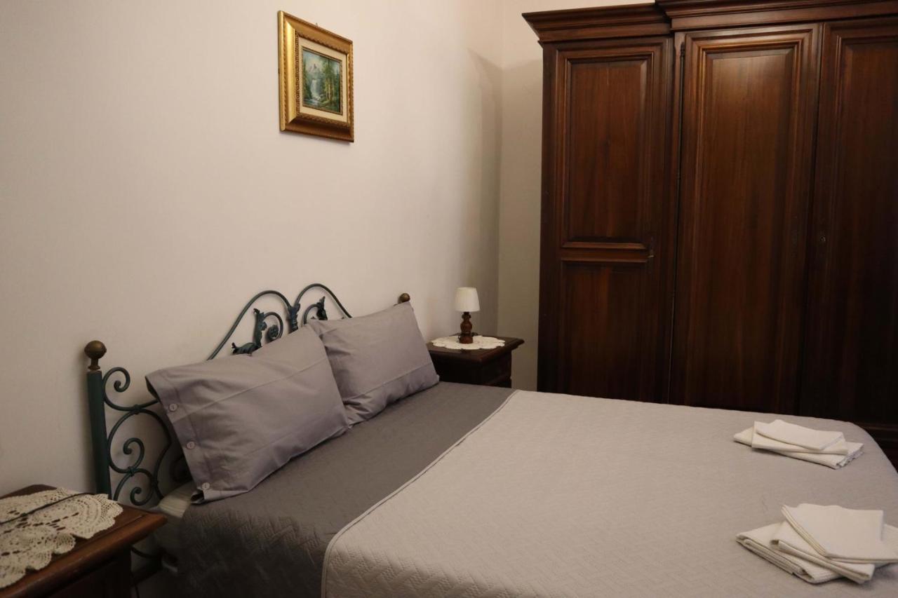 Storia Di Sofia Apartment Napoli Bagian luar foto